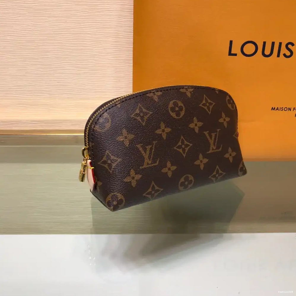 POUCH COSMETIC LOUIS VUITTON 0413